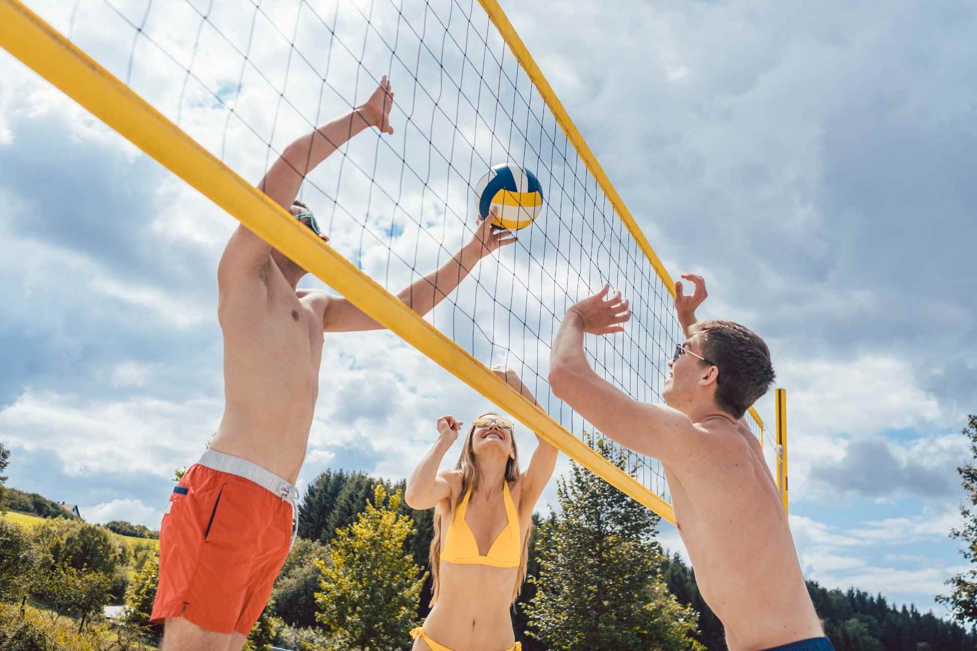 volleybal op een camping in corsica